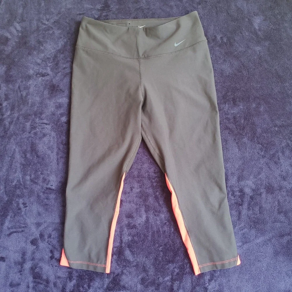 Nike Dri Fit Women's Training Capri Tight Leggings Size Medium Black & Pink‎